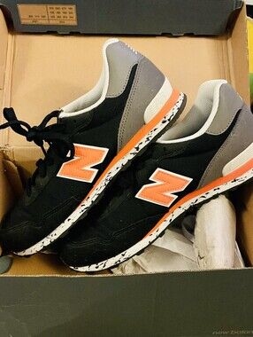 New Balance Black & Orange Men’s Retro Runner Sneakers